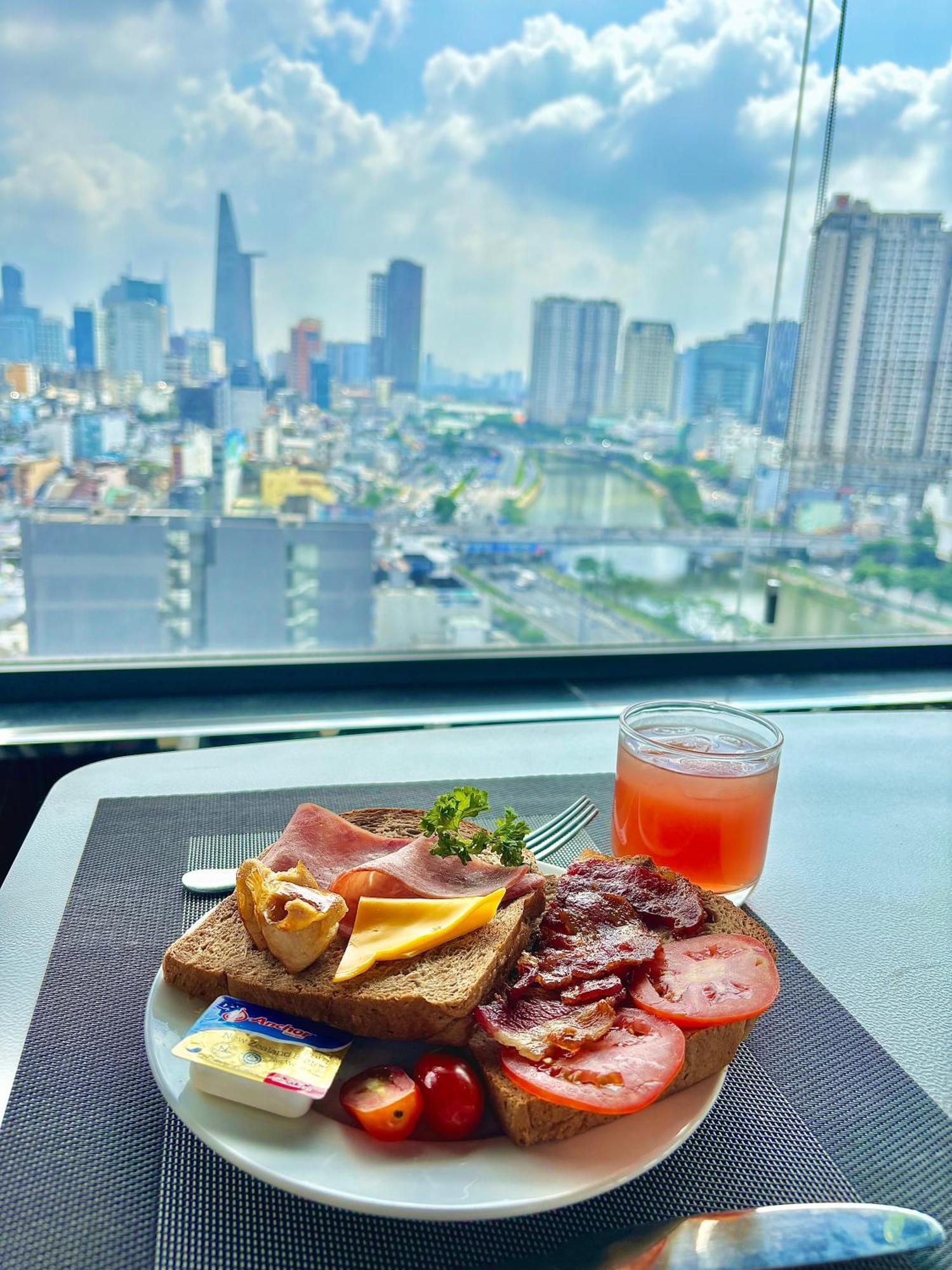 Huazhu Hotel ホーチミン市 エクステリア 写真